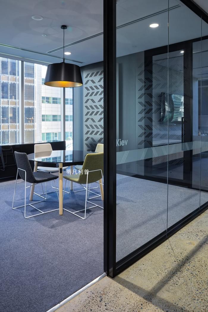KCL律師現(xiàn)代辦公空間欣賞
